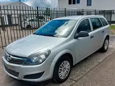 Gebraucht Opel Astra Edition 90 PS (66 kW) 2010 Silber Limousine