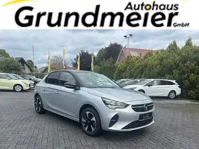 Używany Opel Corsa-e Edition 100 kW (136 KM) 2022 Srebrny Hatchback