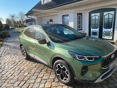 Gebraucht Ford Kuga Active X 242 PS (177 kW) 2025 Grün SUV