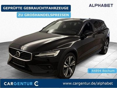 Gebraucht Volvo V60 CC Ultimate 197 PS (144 kW) 2023 Onyx schwarz Kombi