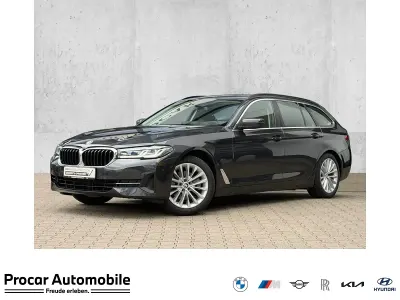 Gebraucht BMW 520 Efficient Dynamics 197 PS (144 kW) 2024 Grau Kombi