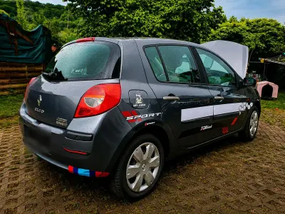 Gebraucht Renault Clio II 115 PS (84 kW) 2006 Blau Kleinwagen