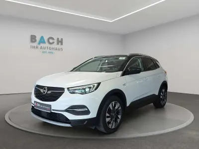 Gebraucht Opel Grandland X Innovation 181 PS (133 kW) 2019 Jade weiss/arktis weiss SUV