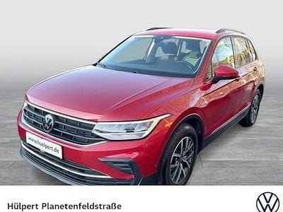 Gebraucht VW Tiguan Life 131 PS (96 kW) 2023 Rot SUV