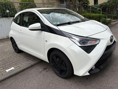 Gebraucht Toyota Aygo X-play 72 PS (52 kW) 2019 Weiß Kleinwagen