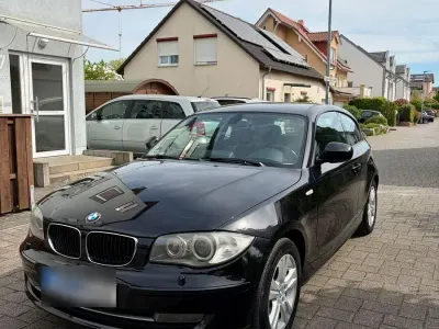 Gebraucht BMW 118 143 PS (105 kW) 2010 Schwarz Kleinwagen