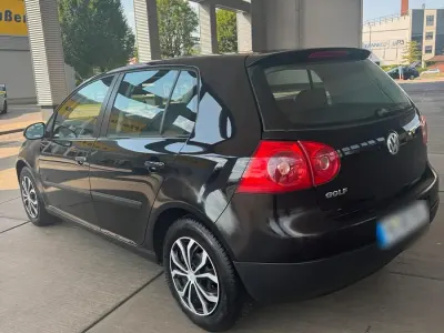 Gebraucht VW Golf V 75 PS (55 kW) 2004 Schwarz Kleinwagen