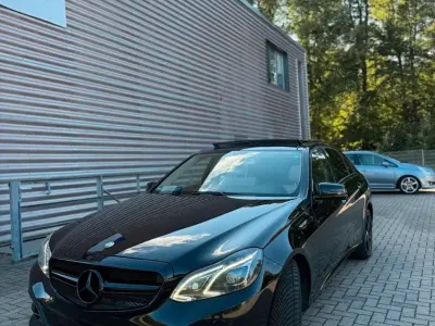 Gebraucht Mercedes E250 204 PS (150 kW) 2013 Schwarz Limousine