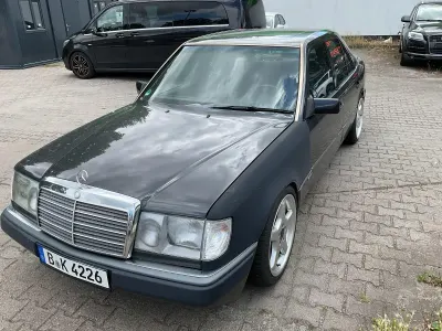 Gebraucht Mercedes 230 132 PS (97 kW) 1990 Grau Limousine