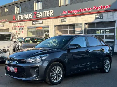 Begagnad Kia Rio DREAM-TEAM Edition 84 HK (61 kW) 2020 Grå Sedan