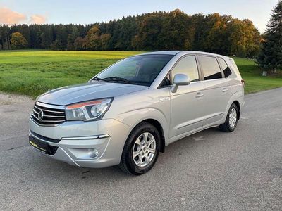 Usata SsangYong Rodius Crystal 178 CV (130 kW) 2016 Argento Monovolume