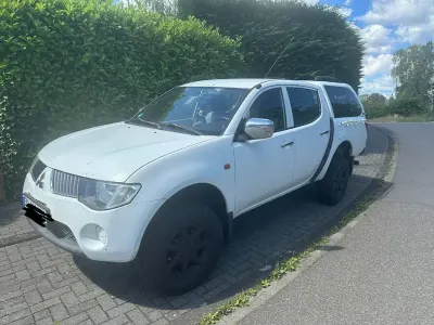 Gebraucht Mitsubishi L200 136 PS (100 kW) 2010 Weiß Pickup