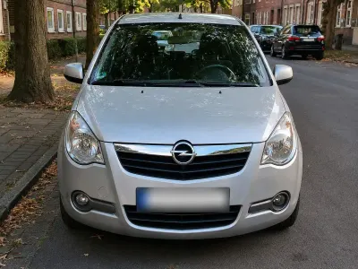 Gebraucht Opel Agila 65 PS (47 kW) 2008 Silber Kleinwagen