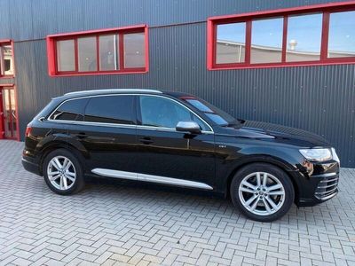 Schwarz metallic Gebraucht 2017 Audi SQ7 Sport SUV | 45.000 € (Etwas zu teuer)