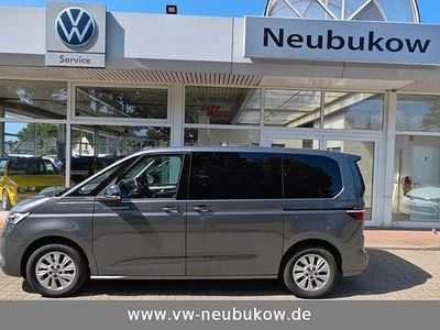 Gebraucht VW Multivan 136 PS (100 kW) 2023 Grau Van