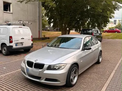 Gebraucht BMW 320 150 PS (110 kW) 2005 Grau Limousine