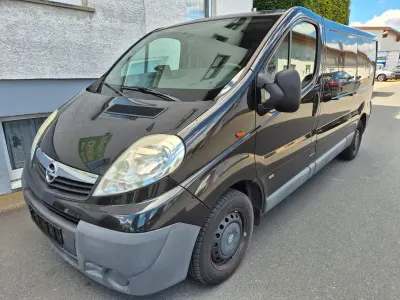 Gebraucht Opel Vivaro 114 PS (83 kW) 2008 Schwarz Van / Kleinbus