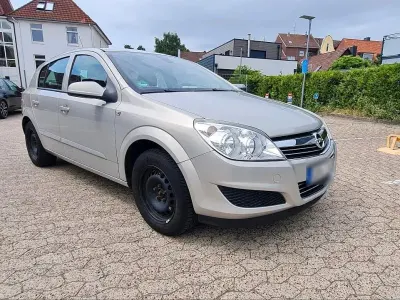 Gebraucht Opel Astra 90 PS (66 kW) 2008 Limousine