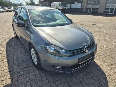 Gebraucht VW Golf VI 105 PS (77 kW) 2011 Grau Kleinwagen
