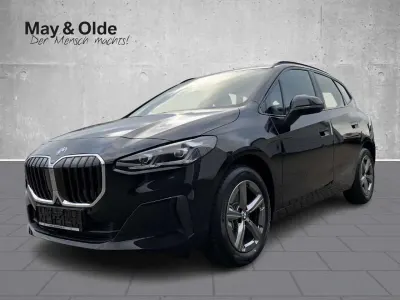 Neu BMW 218 Active Tourer 136 PS (100 kW) 2026 Schwarz Van / Kleinbus