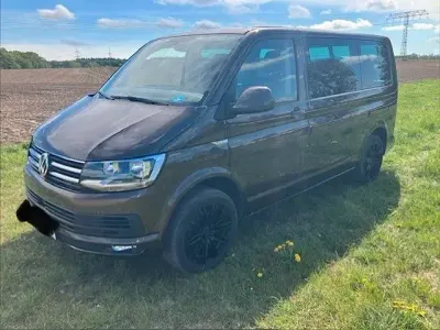 Gebraucht VW Caravelle Comfortline 150 PS (110 kW) 2017 Braun Van