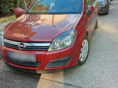 Gebraucht Opel Astra 105 PS (77 kW) 2006 Rot Limousine