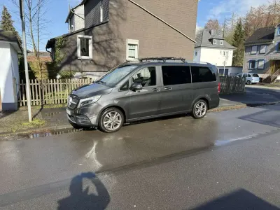 Gebraucht Mercedes V220 AMG line 163 PS (119 kW) 2019 Grau Van / Kleinbus