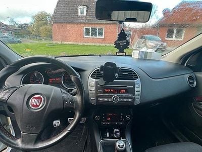 Begagnad Fiat Bravo 120 HK (88 kW) 2012 Vit Halvkombi