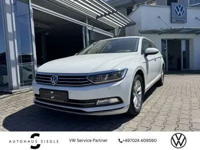 Gebraucht VW Passat Comfortline 190 PS (139 kW) 2019 Pure white Kombi