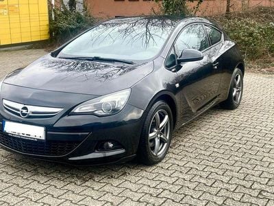 Gebraucht Opel Astra GTC Edition 140 PS (102 kW) 2012 Schwarz Limousine
