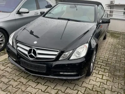 Gebraucht Mercedes E200 Avantgarde 184 PS (135 kW) 2012 Schwarz Cabrio