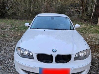 Gebraucht BMW 116 122 PS (89 kW) 2008 Weiß Kleinwagen
