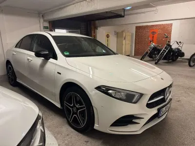 Gebraucht Mercedes A250 AMG line 160 PS (117 kW) 2021 Polarweiss Limousine