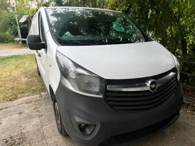 Gebraucht Opel Vivaro 109 PS (80 kW) 2016 Weiß Van / Kleinbus