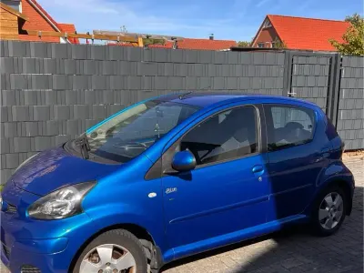 Gebraucht Toyota Aygo 68 PS (50 kW) 2009 Blau Kleinwagen
