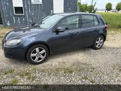 Gebraucht VW Golf VI Comfortline 105 PS (77 kW) 2010 Blau Kleinwagen