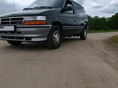 Używany Chrysler Voyager 1994 Czarny Minivan