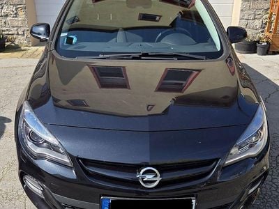 Usata Opel Astra Exklusiv 140 CV (102 kW) 2016 Nero Station wagon