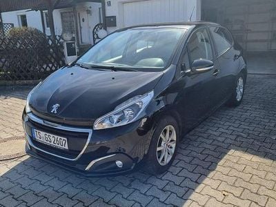 Usata Peugeot 208 Allure 83 CV (61 kW) 2019 Nero Utilitaria