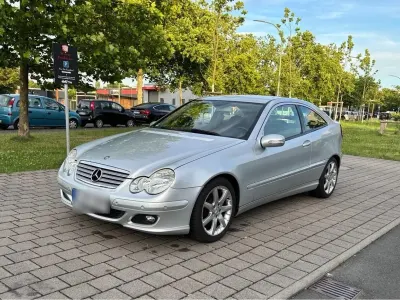 Gebraucht Mercedes C180 143 PS (105 kW) 2006 Silber Coupé