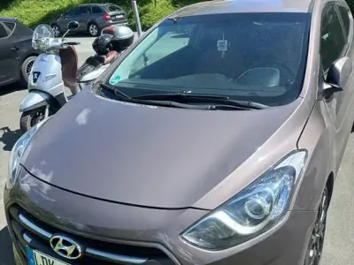 Gebraucht Hyundai i30 128 PS (94 kW) 2013 Braun Limousine