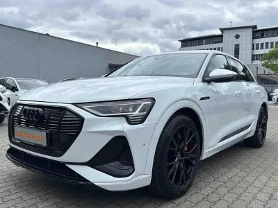 Gebraucht Audi e-tron S-Line 230 kW (313 PS) 2022 Gletscherweiß metallic SUV