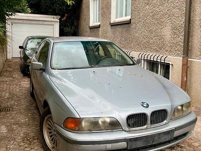 BMW 528