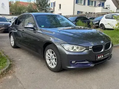 Gebraucht BMW 318 Comfort Edition 143 PS (105 kW) 2013 Grau Limousine