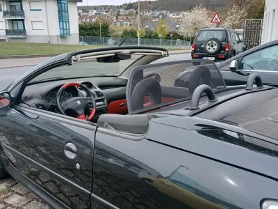 Gebraucht Peugeot 206 CC 106 PS (77 kW) 2004 Schwarz Cabrio