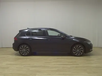 Brugt VW Golf VIII Active 150 HK (110 kW) 2022 Sort Sedan