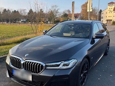 Gebraucht BMW 530 M Sport 286 PS (210 kW) 2021 Grau Kombi