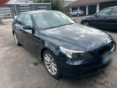 Usata BMW 530 231 CV (169 kW) 2006 Blu Berlina