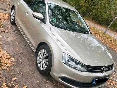 Gebraucht VW Jetta Comfortline 105 PS (77 kW) 2012 Grau Limousine