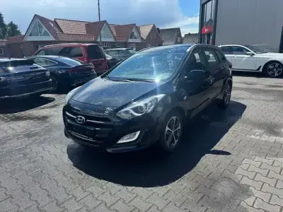 Gebraucht Hyundai i30 135 PS (99 kW) 2016 Schwarz Kombi